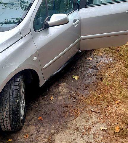 Серый Пежо 307, объемом двигателя 1.6 л и пробегом 205 тыс. км за 2100 $, фото 3 на Automoto.ua