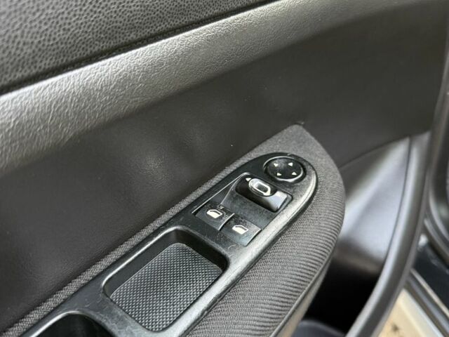 Серый Пежо 307, объемом двигателя 1.6 л и пробегом 227 тыс. км за 3650 $, фото 14 на Automoto.ua