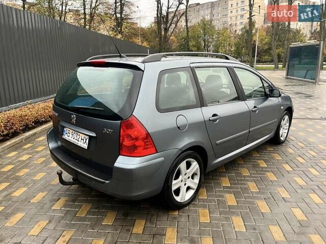Серый Пежо 307, объемом двигателя 1.36 л и пробегом 320 тыс. км за 4100 $, фото 7 на Automoto.ua