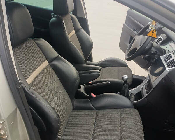Сірий Пежо 307, об'ємом двигуна 1.56 л та пробігом 340 тис. км за 4500 $, фото 15 на Automoto.ua