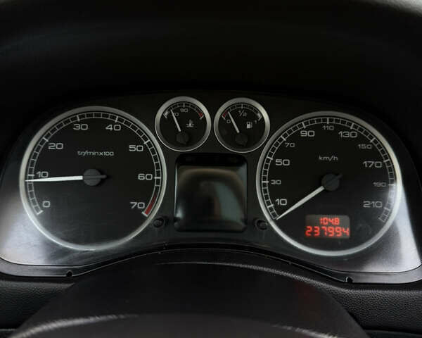 Серый Пежо 307, объемом двигателя 1.59 л и пробегом 227 тыс. км за 3650 $, фото 26 на Automoto.ua