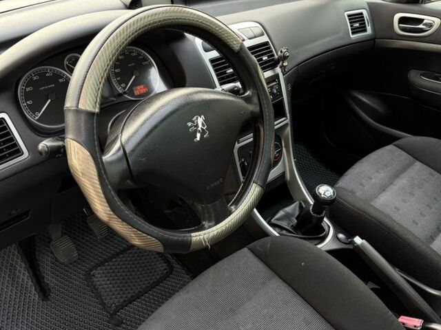 Серый Пежо 307, объемом двигателя 1.6 л и пробегом 227 тыс. км за 3650 $, фото 13 на Automoto.ua