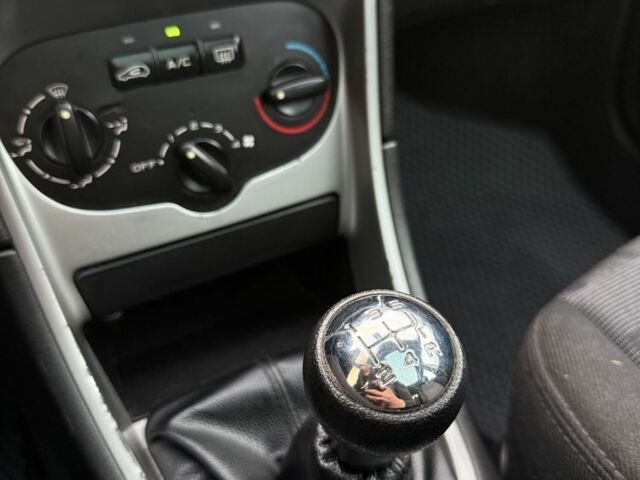 Серый Пежо 307, объемом двигателя 1.6 л и пробегом 227 тыс. км за 3650 $, фото 19 на Automoto.ua