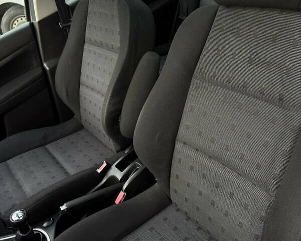 Серый Пежо 307, объемом двигателя 1.59 л и пробегом 227 тыс. км за 3650 $, фото 15 на Automoto.ua