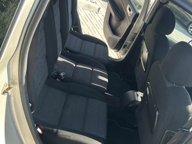 Сірий Пежо 307, об'ємом двигуна 0 л та пробігом 161 тис. км за 5200 $, фото 7 на Automoto.ua