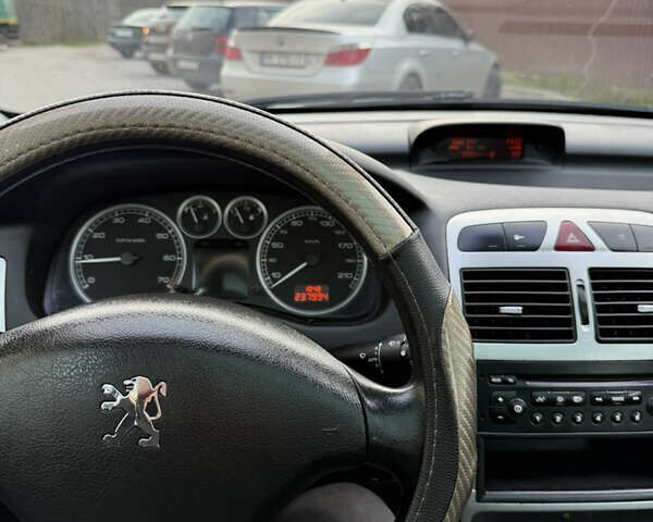 Серый Пежо 307, объемом двигателя 1.59 л и пробегом 227 тыс. км за 3650 $, фото 27 на Automoto.ua