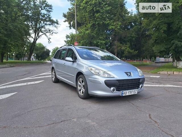 Серый Пежо 307, объемом двигателя 2 л и пробегом 320 тыс. км за 4400 $, фото 2 на Automoto.ua