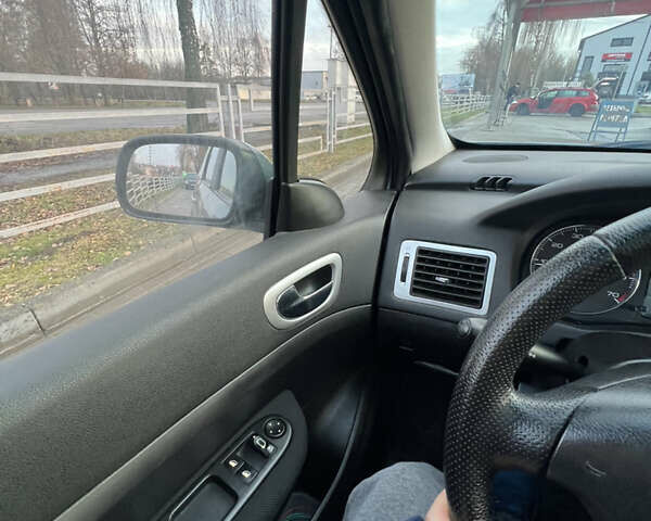 Серый Пежо 307, объемом двигателя 1.6 л и пробегом 242 тыс. км за 4800 $, фото 5 на Automoto.ua