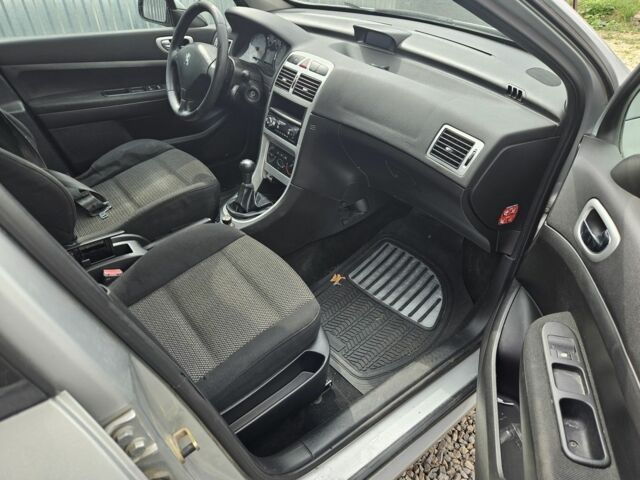 Сірий Пежо 307, об'ємом двигуна 1.6 л та пробігом 287 тис. км за 2200 $, фото 8 на Automoto.ua