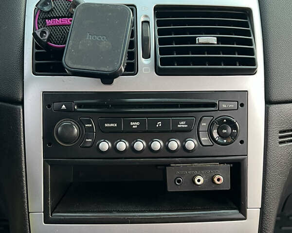 Серый Пежо 307, объемом двигателя 1.6 л и пробегом 242 тыс. км за 4800 $, фото 37 на Automoto.ua