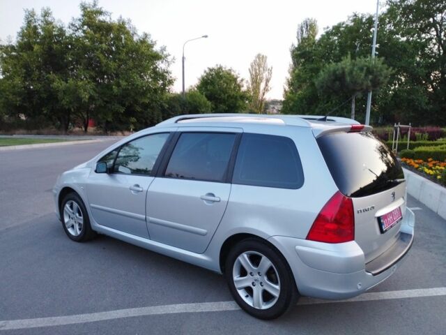 Серый Пежо 307, объемом двигателя 2 л и пробегом 195 тыс. км за 6000 $, фото 1 на Automoto.ua