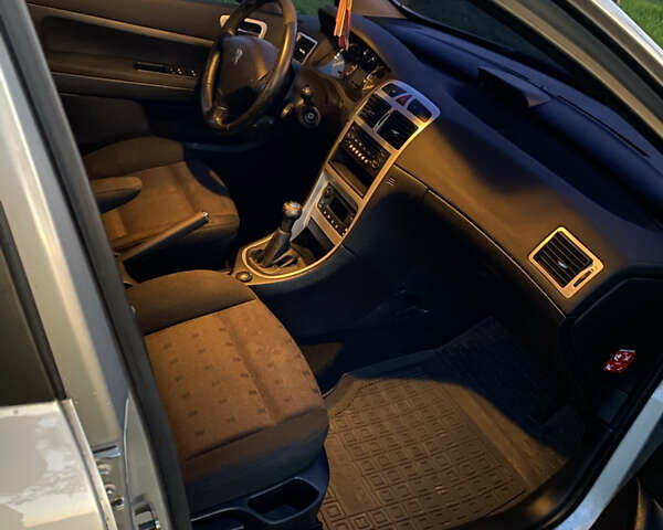 Сірий Пежо 307, об'ємом двигуна 2 л та пробігом 234 тис. км за 4800 $, фото 8 на Automoto.ua