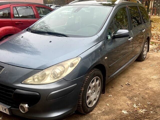 Серый Пежо 307, объемом двигателя 1.6 л и пробегом 370 тыс. км за 4500 $, фото 1 на Automoto.ua