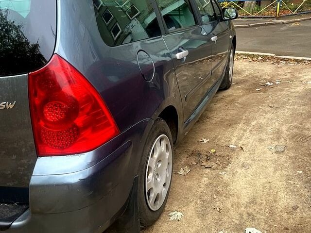 Серый Пежо 307, объемом двигателя 1.6 л и пробегом 370 тыс. км за 4500 $, фото 6 на Automoto.ua