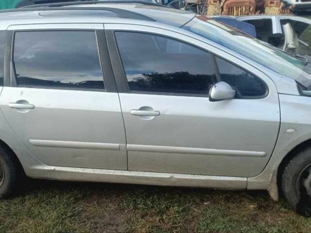 Серый Пежо 307, объемом двигателя 0 л и пробегом 300 тыс. км за 500 $, фото 2 на Automoto.ua