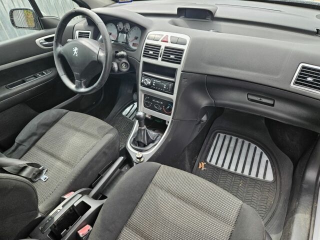 Сірий Пежо 307, об'ємом двигуна 1.6 л та пробігом 287 тис. км за 2200 $, фото 9 на Automoto.ua