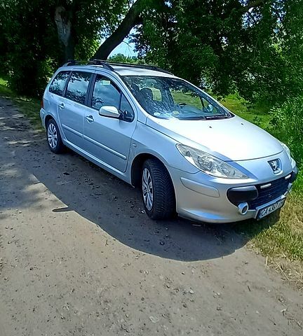 Сірий Пежо 307, об'ємом двигуна 1.6 л та пробігом 253 тис. км за 4700 $, фото 1 на Automoto.ua