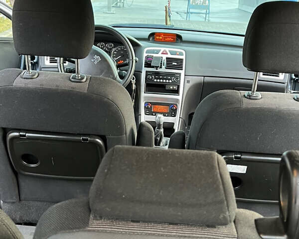 Серый Пежо 307, объемом двигателя 1.6 л и пробегом 242 тыс. км за 4800 $, фото 33 на Automoto.ua