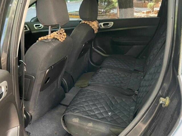 Серый Пежо 307, объемом двигателя 2 л и пробегом 300 тыс. км за 2400 $, фото 6 на Automoto.ua