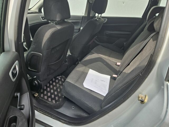 Сірий Пежо 307, об'ємом двигуна 1.6 л та пробігом 287 тис. км за 2200 $, фото 10 на Automoto.ua
