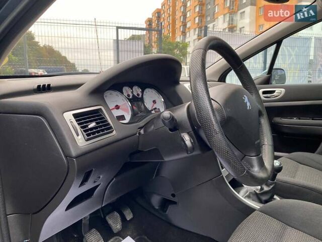 Серый Пежо 307, объемом двигателя 1.59 л и пробегом 272 тыс. км за 6000 $, фото 9 на Automoto.ua