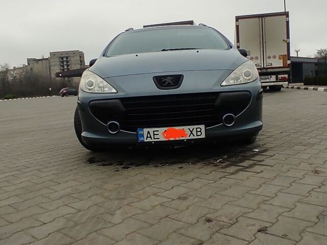 Серый Пежо 307, объемом двигателя 0 л и пробегом 337 тыс. км за 4100 $, фото 2 на Automoto.ua