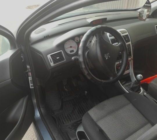 Серый Пежо 307, объемом двигателя 1.6 л и пробегом 290 тыс. км за 4600 $, фото 8 на Automoto.ua