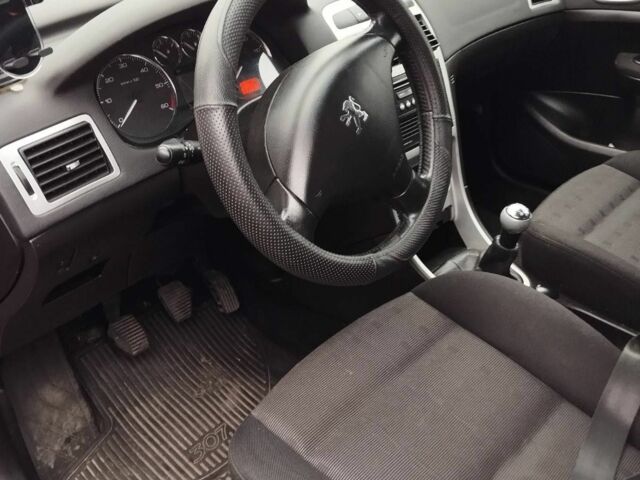 Серый Пежо 307, объемом двигателя 1.6 л и пробегом 260 тыс. км за 4300 $, фото 5 на Automoto.ua