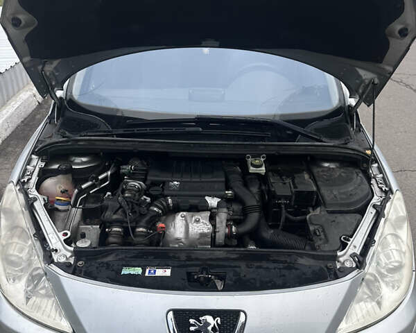 Сірий Пежо 307, об'ємом двигуна 1.6 л та пробігом 266 тис. км за 4000 $, фото 10 на Automoto.ua
