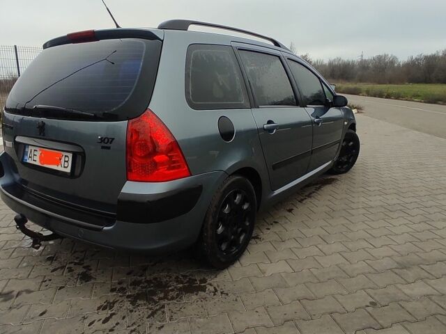 Серый Пежо 307, объемом двигателя 0 л и пробегом 337 тыс. км за 4100 $, фото 1 на Automoto.ua