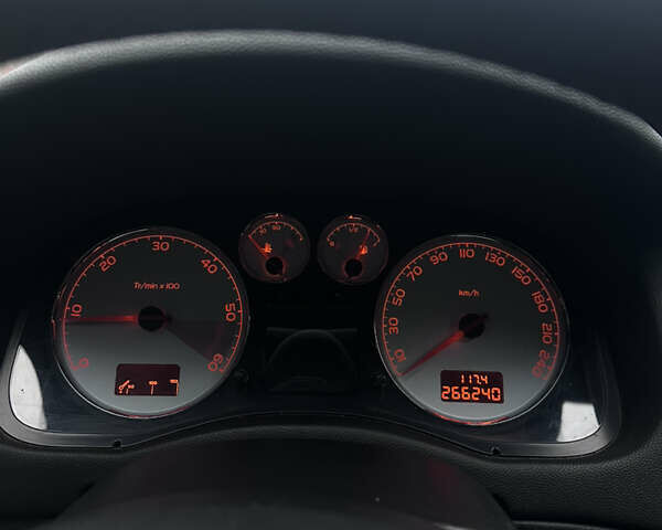 Сірий Пежо 307, об'ємом двигуна 1.6 л та пробігом 266 тис. км за 4000 $, фото 9 на Automoto.ua