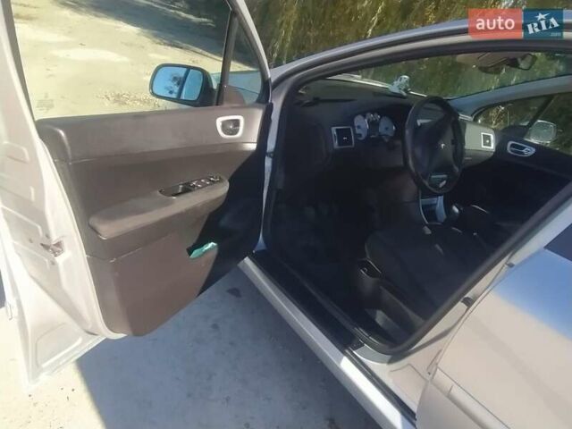 Серый Пежо 307, объемом двигателя 1.6 л и пробегом 253 тыс. км за 4250 $, фото 2 на Automoto.ua