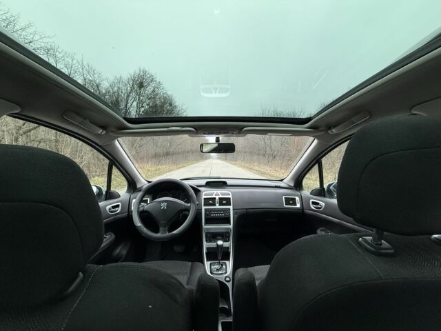 Серый Пежо 307, объемом двигателя 2 л и пробегом 220 тыс. км за 4150 $, фото 18 на Automoto.ua