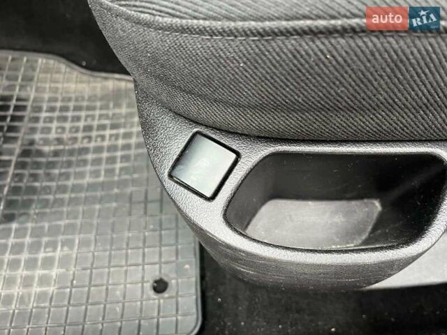 Серый Пежо 307, объемом двигателя 1.6 л и пробегом 239 тыс. км за 4750 $, фото 4 на Automoto.ua