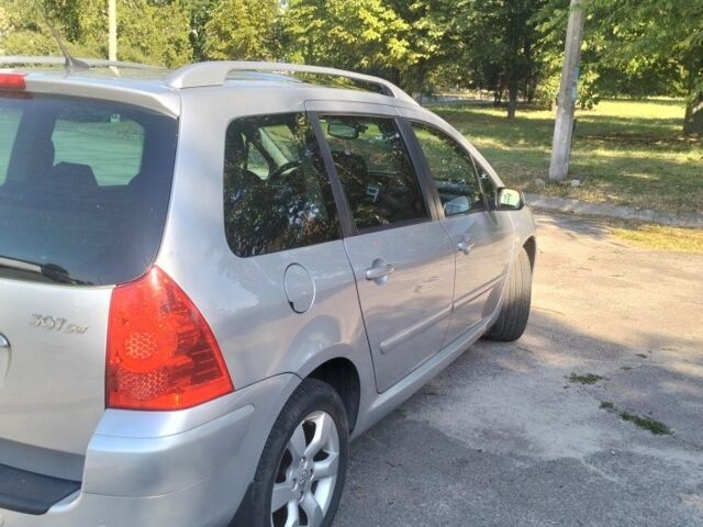 Сірий Пежо 307, об'ємом двигуна 1.6 л та пробігом 295 тис. км за 4400 $, фото 6 на Automoto.ua