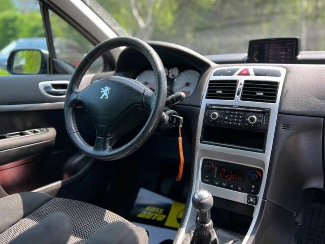 Серый Пежо 307, объемом двигателя 1.6 л и пробегом 272 тыс. км за 4999 $, фото 9 на Automoto.ua