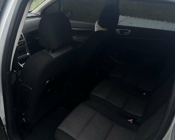 Сірий Пежо 307, об'ємом двигуна 1.6 л та пробігом 266 тис. км за 4000 $, фото 11 на Automoto.ua