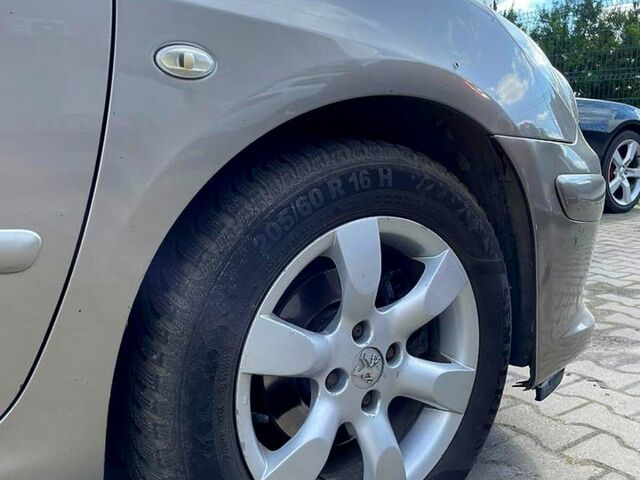 Сірий Пежо 307, об'ємом двигуна 2 л та пробігом 212 тис. км за 3999 $, фото 4 на Automoto.ua