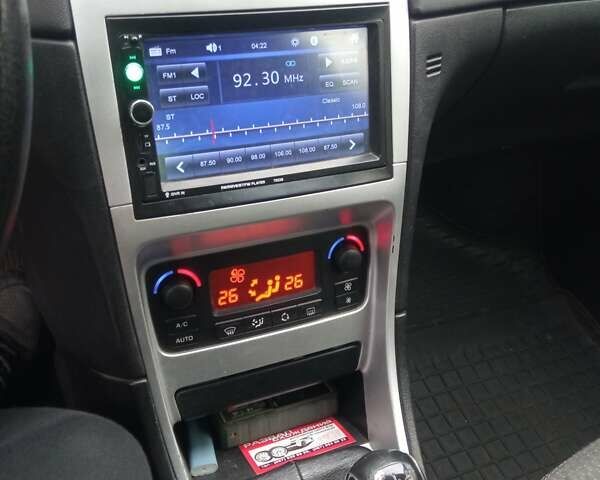 Серый Пежо 307, объемом двигателя 2 л и пробегом 302 тыс. км за 5100 $, фото 10 на Automoto.ua