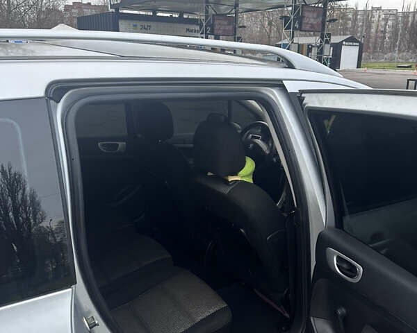 Сірий Пежо 307, об'ємом двигуна 1.6 л та пробігом 266 тис. км за 4000 $, фото 7 на Automoto.ua