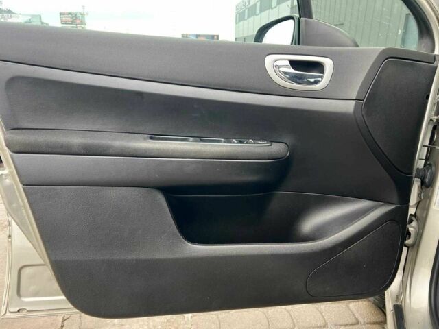 Серый Пежо 307, объемом двигателя 1.6 л и пробегом 208 тыс. км за 4190 $, фото 14 на Automoto.ua