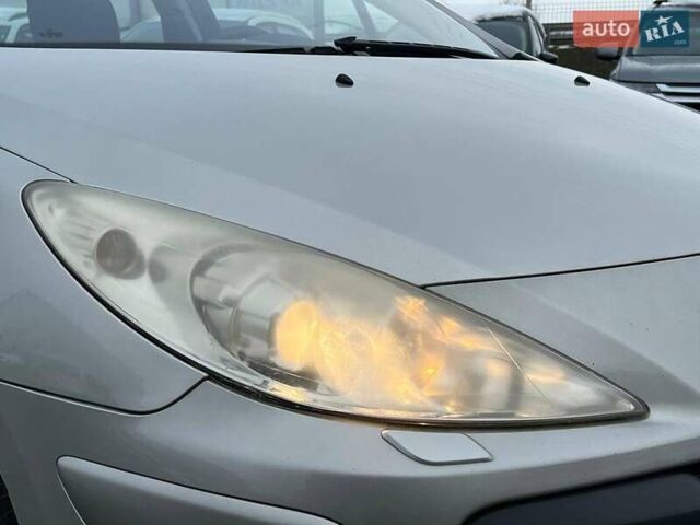 Серый Пежо 307, объемом двигателя 1.6 л и пробегом 208 тыс. км за 4190 $, фото 12 на Automoto.ua