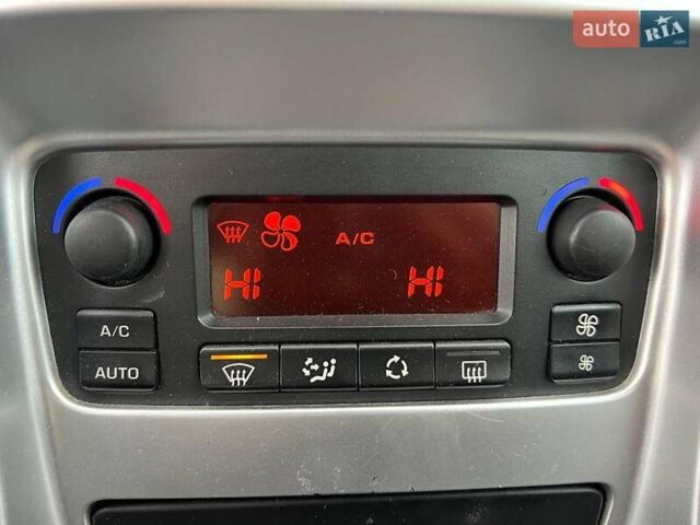 Серый Пежо 307, объемом двигателя 1.6 л и пробегом 208 тыс. км за 4190 $, фото 28 на Automoto.ua