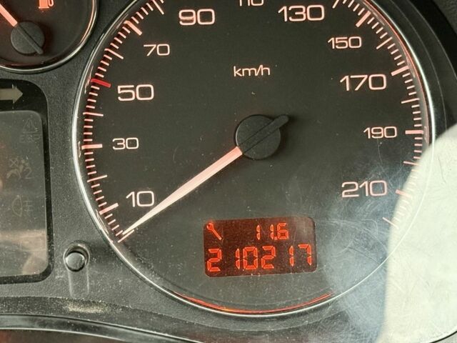 Серый Пежо 307, объемом двигателя 2 л и пробегом 210 тыс. км за 3950 $, фото 14 на Automoto.ua