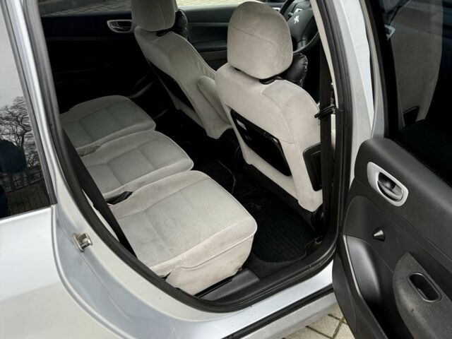 Серый Пежо 307, объемом двигателя 2 л и пробегом 210 тыс. км за 3950 $, фото 9 на Automoto.ua