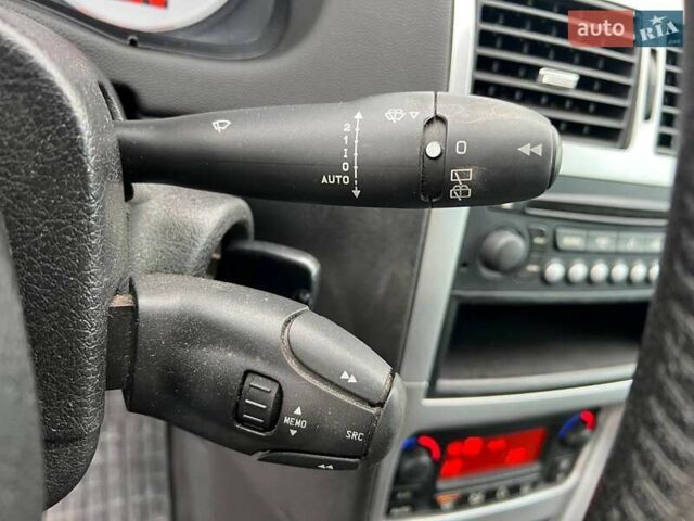 Серый Пежо 307, объемом двигателя 1.6 л и пробегом 208 тыс. км за 4190 $, фото 22 на Automoto.ua