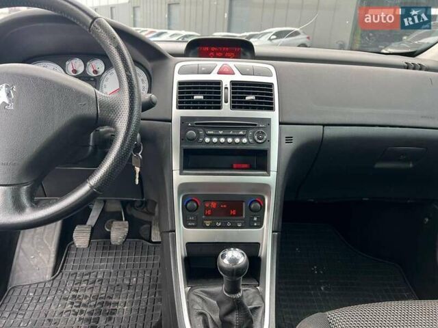 Серый Пежо 307, объемом двигателя 1.6 л и пробегом 208 тыс. км за 4190 $, фото 24 на Automoto.ua