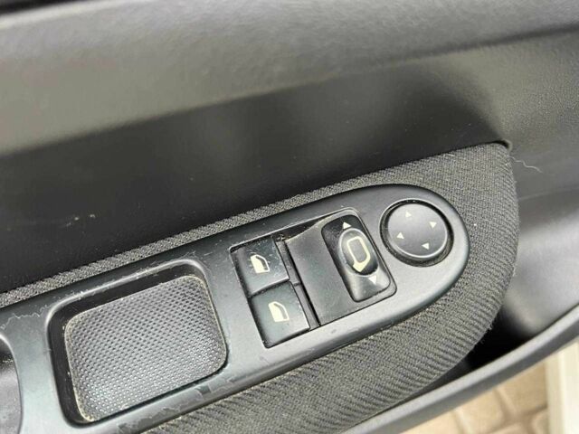 Серый Пежо 307, объемом двигателя 1.6 л и пробегом 208 тыс. км за 4190 $, фото 15 на Automoto.ua