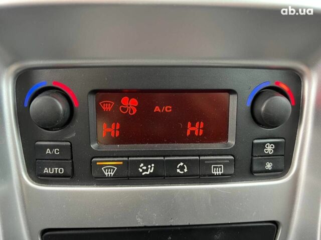 Сірий Пежо 307, об'ємом двигуна 1.6 л та пробігом 208 тис. км за 4190 $, фото 28 на Automoto.ua