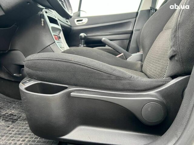 Сірий Пежо 307, об'ємом двигуна 1.6 л та пробігом 208 тис. км за 4190 $, фото 18 на Automoto.ua